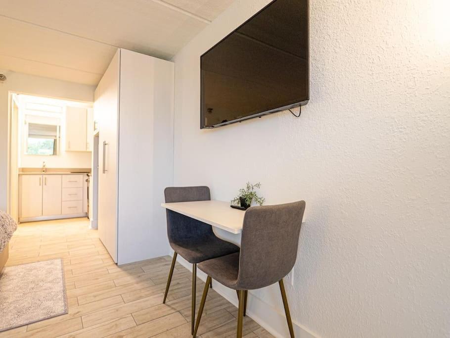Next To 1br Retreat In Orlando With View Apartamento